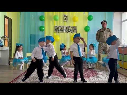 Видео: “Менің елім-менің бақытты балалық шағым” республикалық байқау. “Сәбижан” (3 жас) би “Сарбаздар”