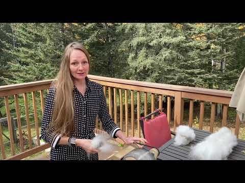 Видео: Барабанный кардер от «Ангелина. Два мастера.». Смешивание разных видов шерсти.