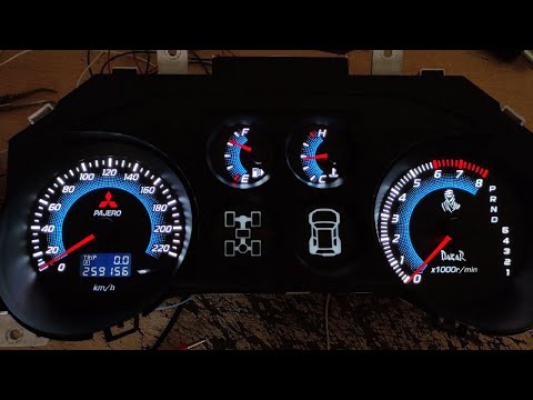 Видео: Новая топовая диодная панель приборов Mitsubishi Pajero 3