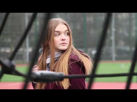 Видео: Короткометражный фильм Новенькая