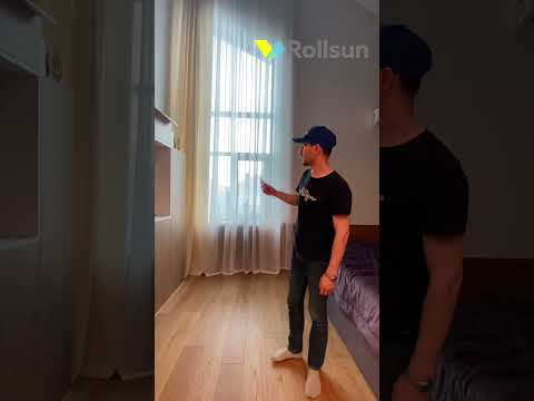 Видео: Деревянные жалюзи, шторы плиссе, электрокарнизы и тюль - все эти решения установили на одном объекте