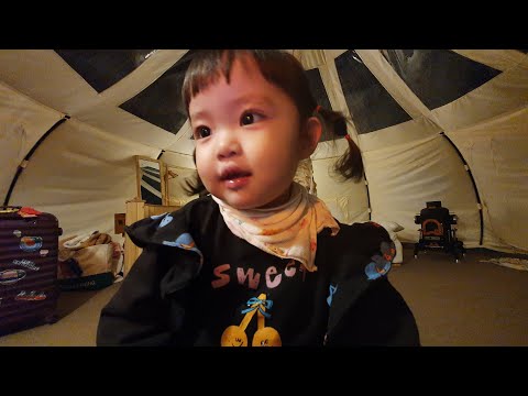 Видео: [SUB] Собираемся в знаменитый кемпинг в Корее с милым разговорчивым ребенком! 🏕