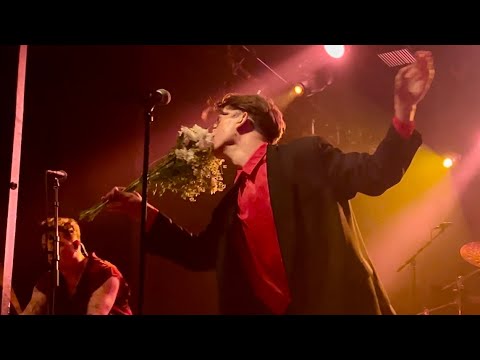 Видео: SHORTPARIS – Двадцать (Berlin, 02.11.2025)