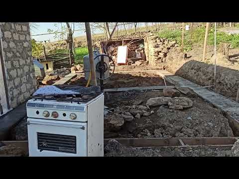 Видео: 7,8 ноября 2025г.Строю дом. Сняла опалубку с одной комнаты. Продолжаю заливать фундамент)