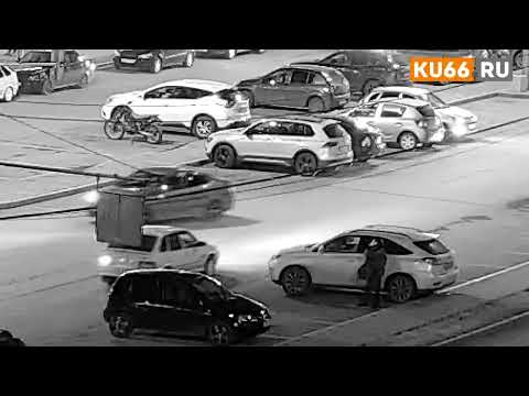 Видео: Угон внедорожника от ТЦ