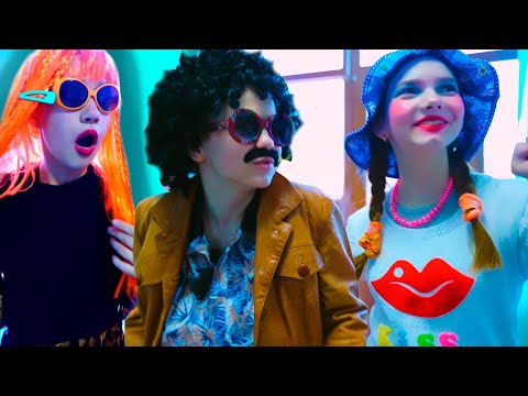 Видео: ДЕРЕВНСКАЯ МОДЕЛЬ VS ГОРОДСКАЯ МОДЕЛЬ || МОДЕЛЬНОЕ АГЕНСТВО "ГУСИ И КАБАНА" #2