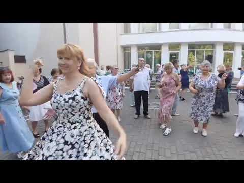 Видео: 02.08.2025.💃👍Пьяная Наташа.В Гомельском парке.
