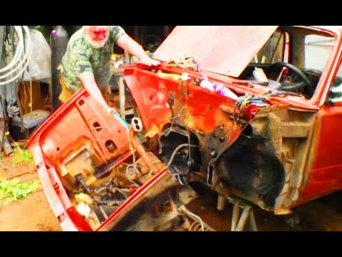 Видео: Косметический ремонт ВАЗ-2101.  2 день. Разбираю  и отрезаю лицо  автомобиля.
