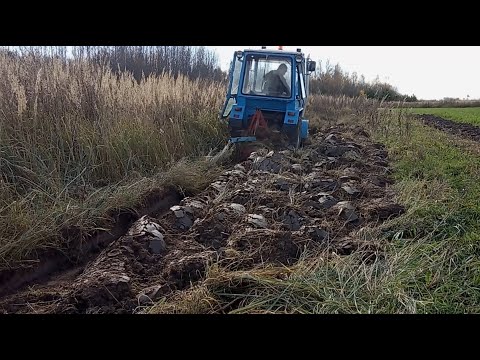Видео: Испытания нового плуга 2х33 по высокой траве  Капец колесу