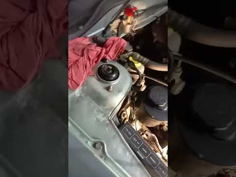 Видео: Как выставить зажигание СТРОБОСКОПОМ на Ниссан Марч К11. CG10DE