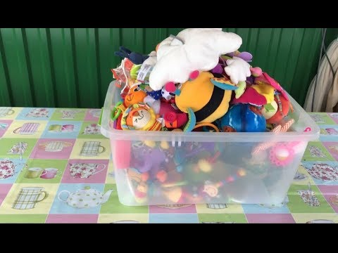 Видео: Игрушки от 0 до 6 месяцев
