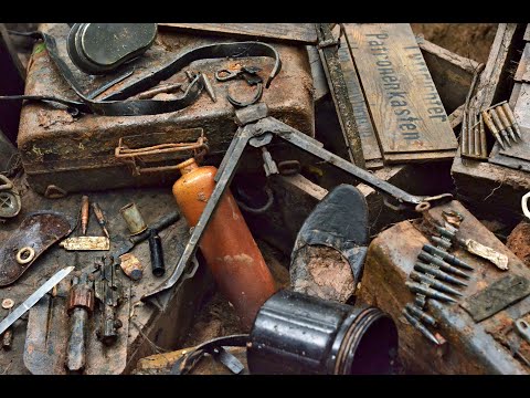 Видео: Немецкий блиндаж выстрелил находками / A lot of relics from the German dugout