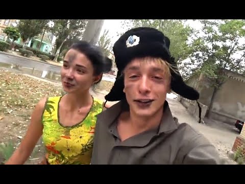 Видео: 24 часа выживаем как бомжи .