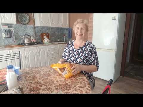 Видео: Получили пенсию накупили всего вредного