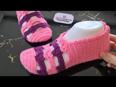 Видео: Как связать носки тапочек крючком для начинающих
