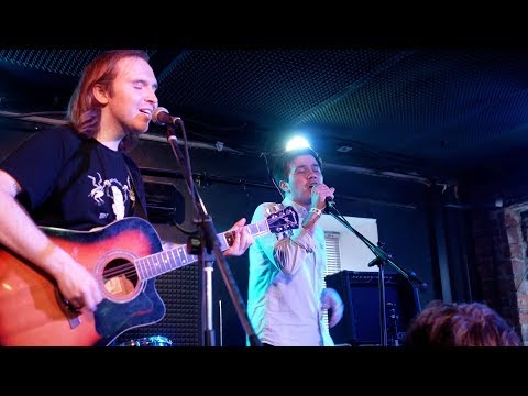 Видео: эхопрокуренныхподъездов x црвених цветова @ Punk Fiction