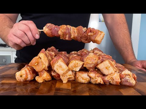 Видео: Самый сочный свиной сувлаки на углях