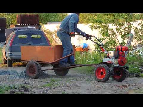 Видео: Мотоблок и щебень