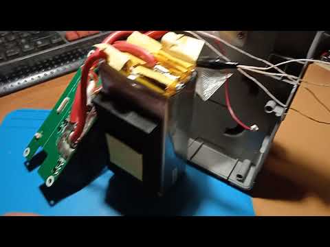 Видео: Пусковое устройство Aurora Atom 40. Раскачка АКБ.