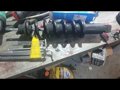 Видео: Гаражные будни 26.7.2021 Ставим пружины Hyperpro на K1200LT