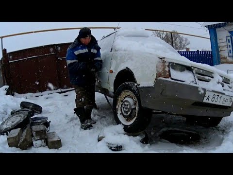 Видео: Зимний запуск Таврии  , откопал и выехал  из снежного плена. ЗАЗ  1102