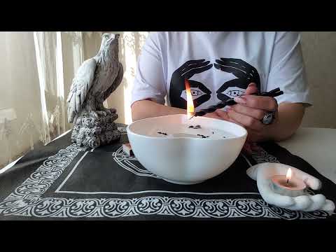 Видео: Вы оба молчите🤬Что у него происходит в жизни? Смотрим на воске