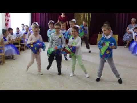 Видео: " Танець з подушками"