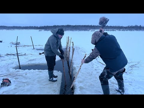 Видео: Фитиль зимой ставим на налима. Брат пришел на помощь. Рыбалка на Крайнем Севере
