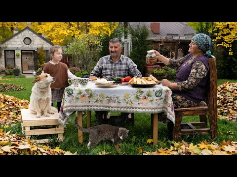 Видео: Восточные Начинённые Блинчики, Приготовленные На Огне 🌶🔥