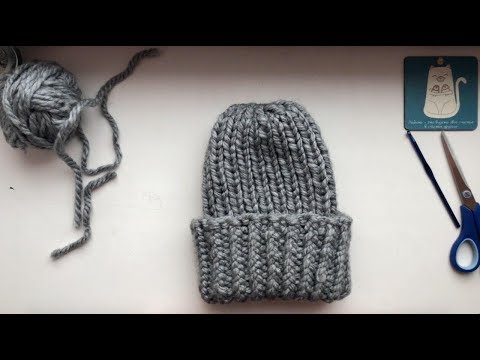 Видео: Шапка спицами из толстой пряжи. Мастер класс