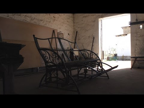 Видео: Cкамейка-качалка