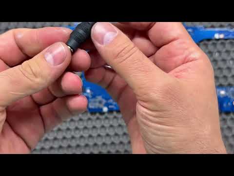 Видео: Ноутбук Asus, не вмикається не заряджається. «Вимкнувся під час роботи і все»