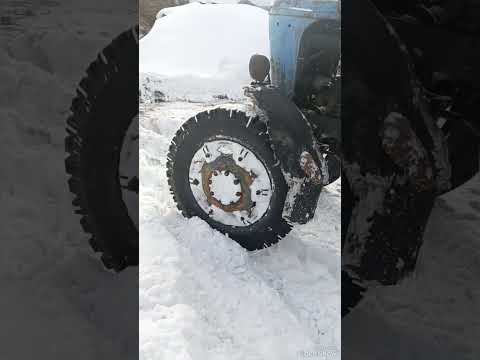 Видео: Борьба со снегом на Т-40!
