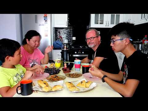 Видео: МУКБАНГ СЕМЕЙНЫЙ: САМСА по Узбекски СЛОЕНАЯ Вкусная! Шпинат По КОРЕЙСКИ, Кади Хе, ТОМАТЫ в Соку!