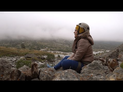 Видео: АЛЬПЛАГЕРЬ БЕЗЕНГИ - ПОХОД В ГОРЫ к водопаду! АЛЬПИНИЗМ: взгляд изнутри. СОРВАЛАСЬ! СПАСЕНИЕ ОСЛА.