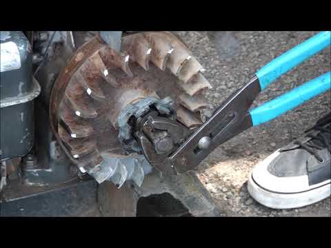 Видео: Как исправить, заменить старый пусковой трос Briggs and Stratton, храповой механизм, роторная фре...