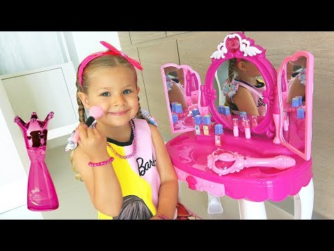 Видео: Диана и волшебное Зеркало! Diana and Roma Pretend Play with Makeup Play Table Toy
