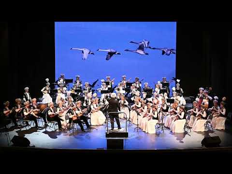 Видео: Нұрғиса Тілендиев - "Аққу", дирижер Әли Алпысбаев