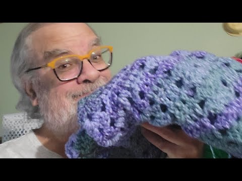 Видео: Вязание крючком и общение | Вязание шали крючком