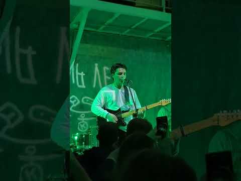 Видео: Kashtanka – Последняя песня... (Live, 16.10.2022, Бумажная фабрика, Москва)