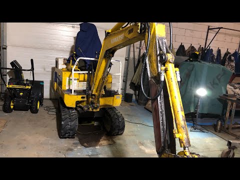 Видео: РЕМОНТ И УДЛИНЕНИЕ СТРЕЛЫ НА МИНИ ЭКСКАВАТОРЕ КОМАТСУ РС 07