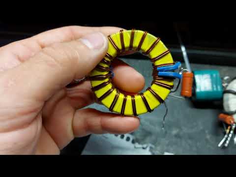 Видео: Балун 1:4  (50/200) на кольце  для  антенны Windom и подобных... Трубочки тоже ничего!)))