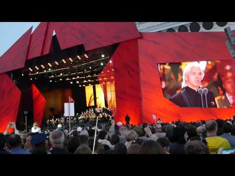 Видео: Дмитрий Хворостовский - Эх, дороги...(9.05.2015) HD video