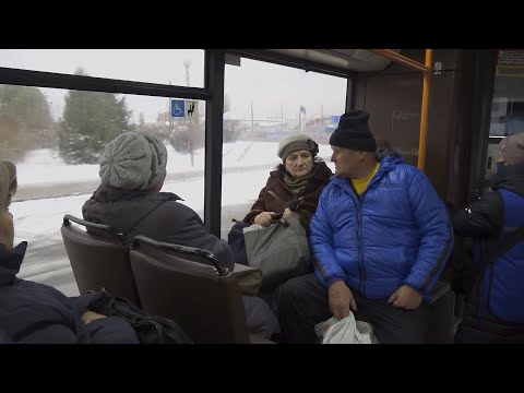 Видео: Уступите место! Проявление культуры и воспитания в общественном транспорте