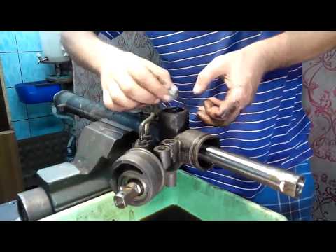 Видео: Ремонт рулевой рейки (2 часть)