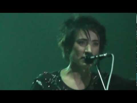 Видео: Земфира - Ненавижу - Zero + Рената :) (12.12.2011)