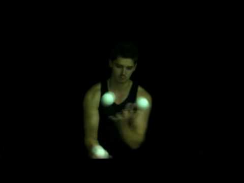 Видео: жонглирование мячами 3-4 и 5