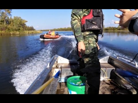 Видео: Тест лодочных моторов: Длинный Хвост- 21 л.с. и Водомёт- 25 л.с.