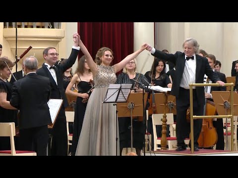 Видео: Исаак Дунаевский - Марш энтузиастов