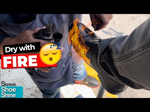 Видео: Чистка обуви ASMR 🔥🔥🔥 СУШИМ ОГНЕМ горящую обувь 😘 #чистка обуви #asmr
